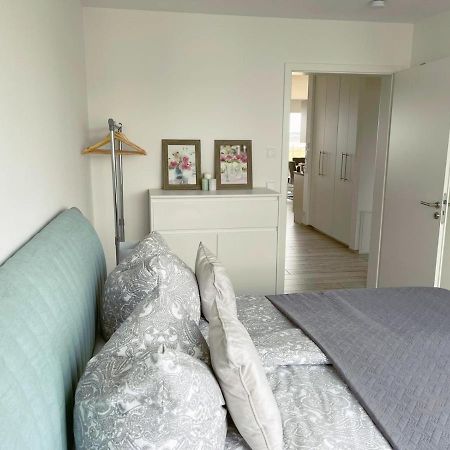 Exklusives Apartment Mit Blick Auf Den See โกรสเรสเชน ภายนอก รูปภาพ