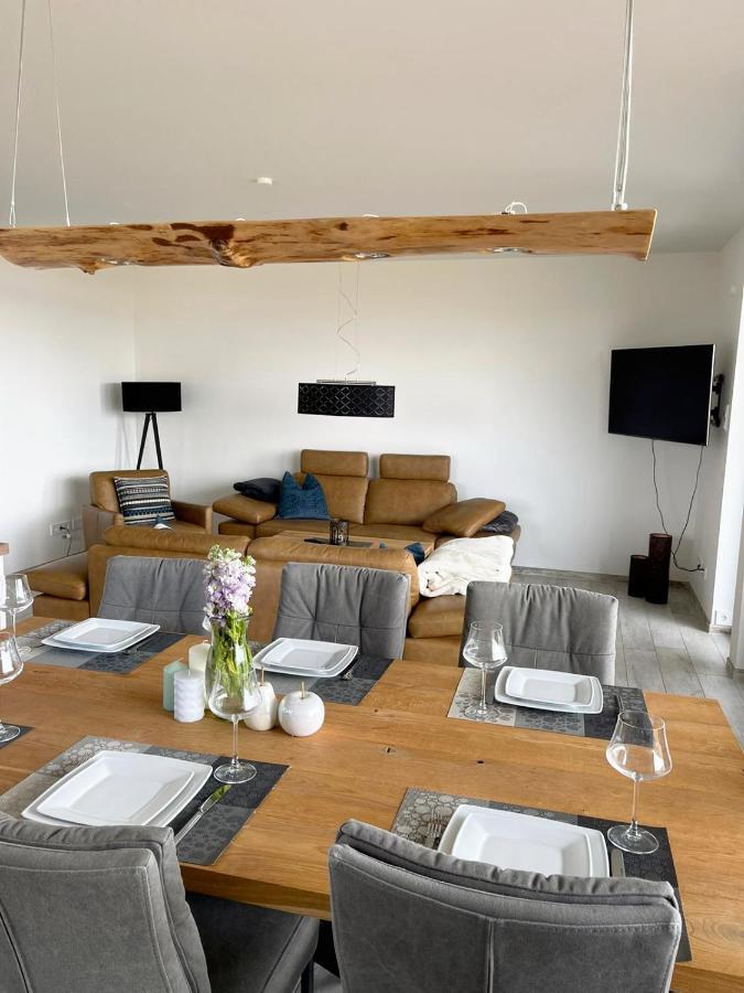 Exklusives Apartment Mit Blick Auf Den See โกรสเรสเชน ภายนอก รูปภาพ
